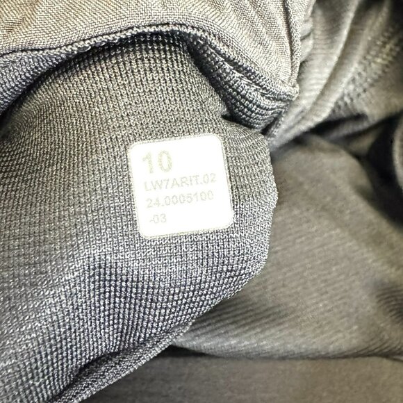 Lululemon Hotty Hot Shorts Size 10 High Rise 4" Inseam Solid Black - Picture 4 of 4